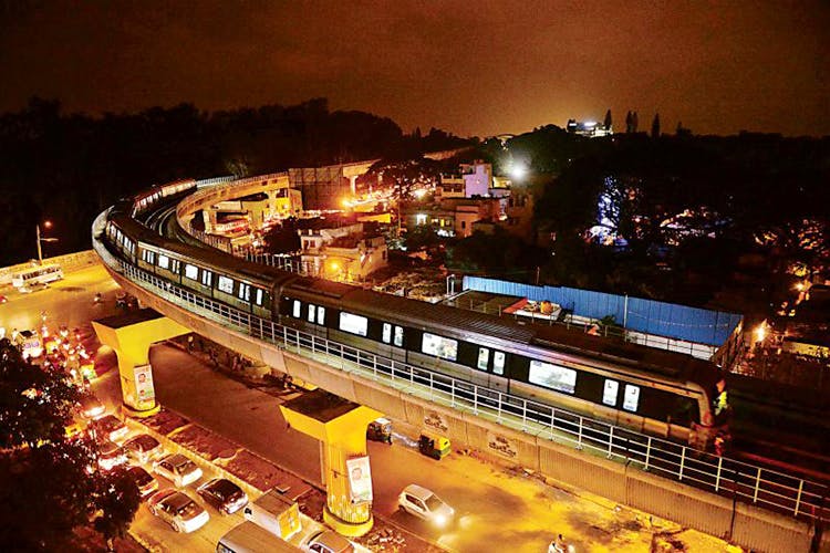 Night,Transport,Light,Overpass,Mode of transport,Metropolitan area,City,Waterway,Architecture,Urban area