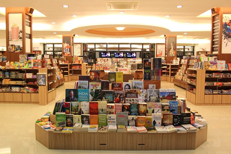 Retail,Bookselling,Building,Public library,Library,Outlet store,Shopping mall,Book,Convenience store,Customer