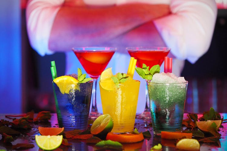 Drink,Non-alcoholic beverage,Distilled beverage,Alcoholic beverage,Cocktail,Punch,Cocktail garnish,Champagne cocktail,Liqueur,Club