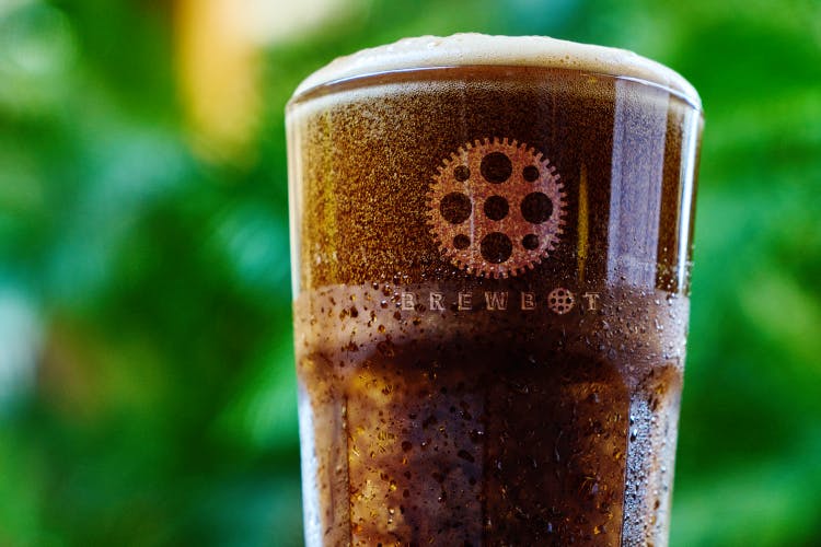 Drink,Beer glass,Pint glass,Beer,Pint,Root beer,Lager,Alcoholic beverage,Cola,Bia hơi