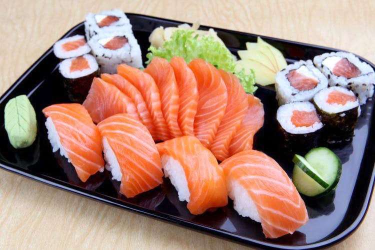 Dish,Food,Cuisine,Sashimi,Fish slice,Rice ball,Sushi,Ingredient,Garnish,Comfort food