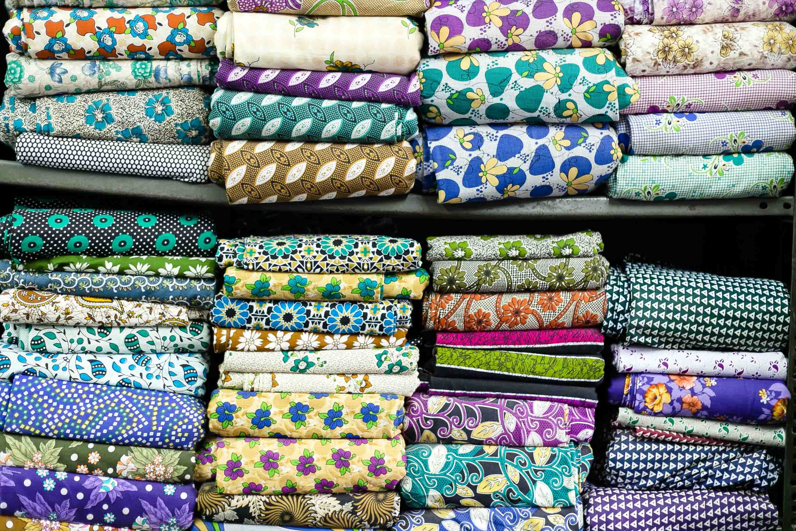 A Stitch In Time: Visit These Cloth Markets In Mumbai For Fabrics | LBB