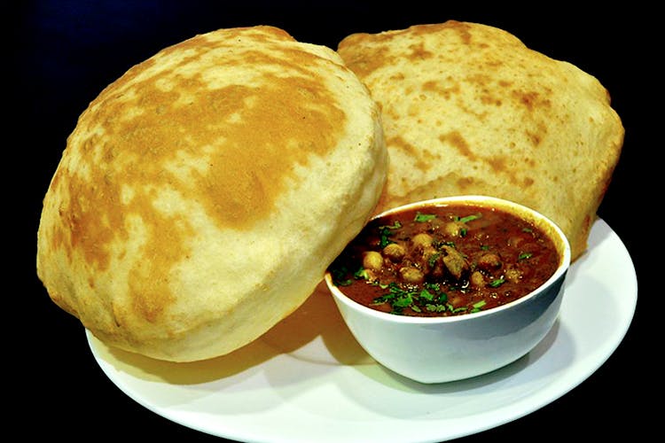 Dish,Food,Cuisine,Ingredient,Puri,Kulcha,Chole bhature,Indian cuisine,Punjabi cuisine,Produce