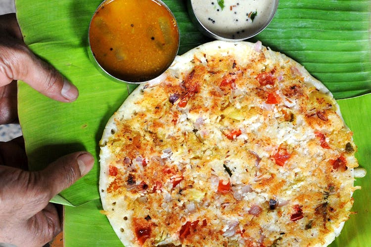 Dish,Food,Cuisine,Ingredient,Pizza cheese,Pizza,Uttapam,Comfort food,Produce,Recipe