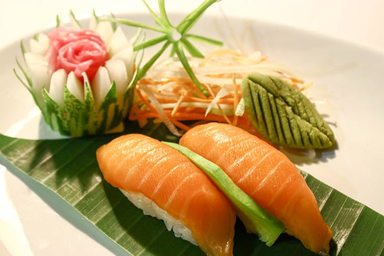Dish,Cuisine,Food,Smoked salmon,Garnish,Fish slice,Ingredient,Sashimi,Comfort food,Salmon