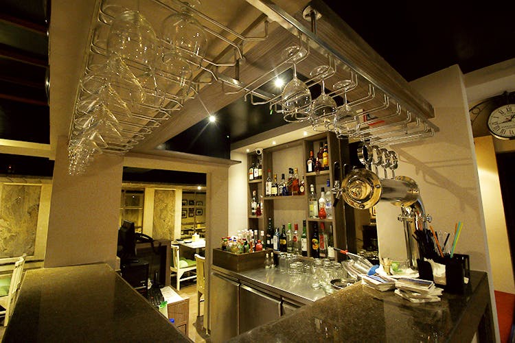 Interior design,Ceiling,Lighting,Room,Architecture,Building,Design,Photography,House,Light fixture