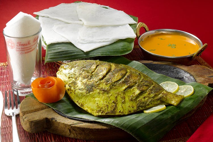 Dish,Food,Cuisine,Ingredient,Indian cuisine,Produce,Bánh xèo,Ikan bakar,Dip