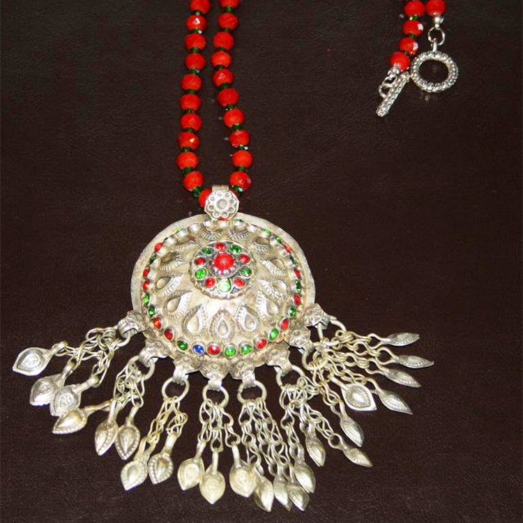 Jewellery,Fashion accessory,Pendant,Body jewelry,Necklace,Ornament,Silver,Gemstone,Jewelry making,Silver