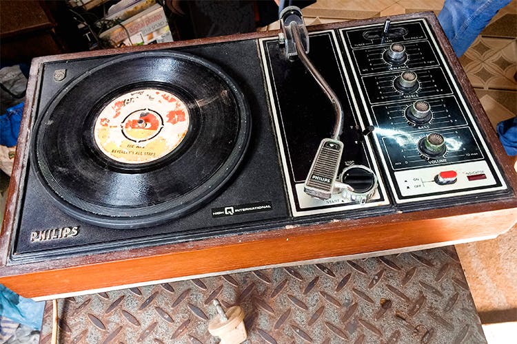 Record player,Electronics,Gramophone record,Technology,Electronic device,Audio equipment,Electronic instrument,Stereophonic sound,Cooktop
