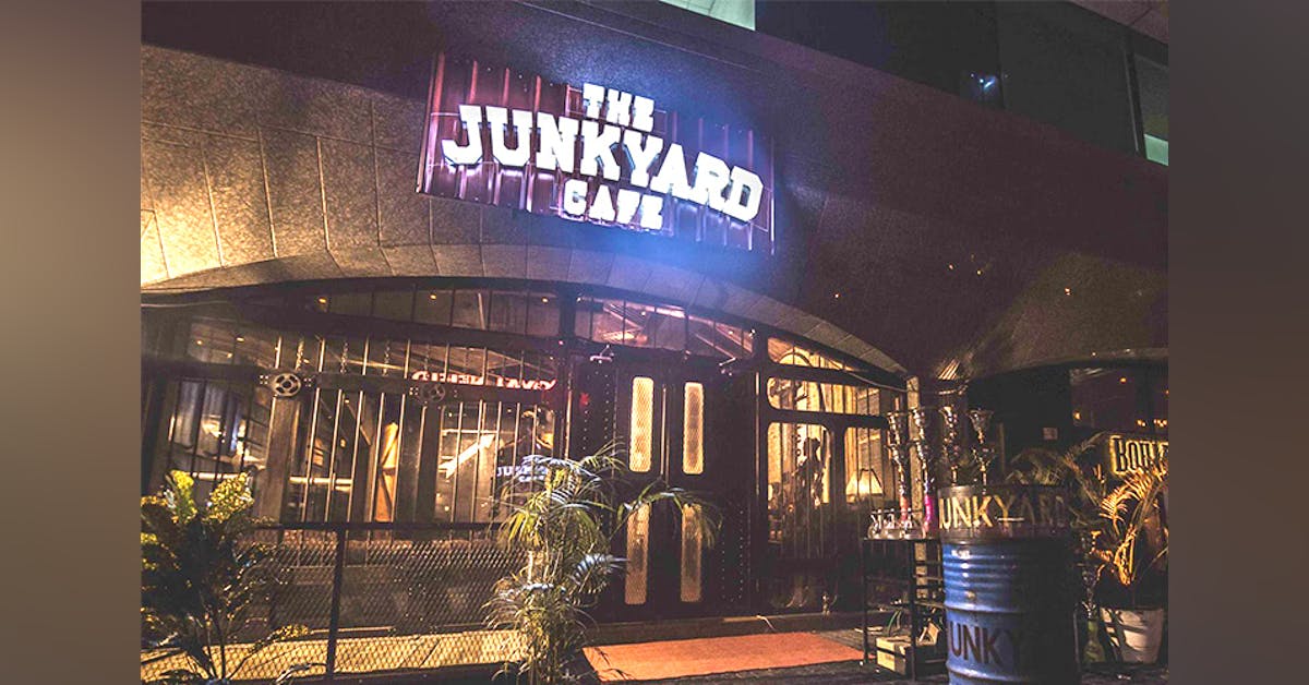 This Grungy Cafe In Bandra Is For Those Who Like To Keep Things ...