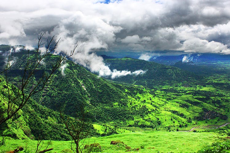 Highland,Mountainous landforms,Natural landscape,Nature,Hill station,Mountain,Vegetation,Green,Sky,Hill