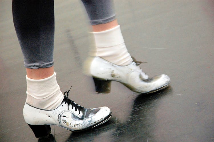 Footwear,Shoe,White,Ankle,Human leg,Leg,Joint,Sock,Plimsoll shoe,Calf