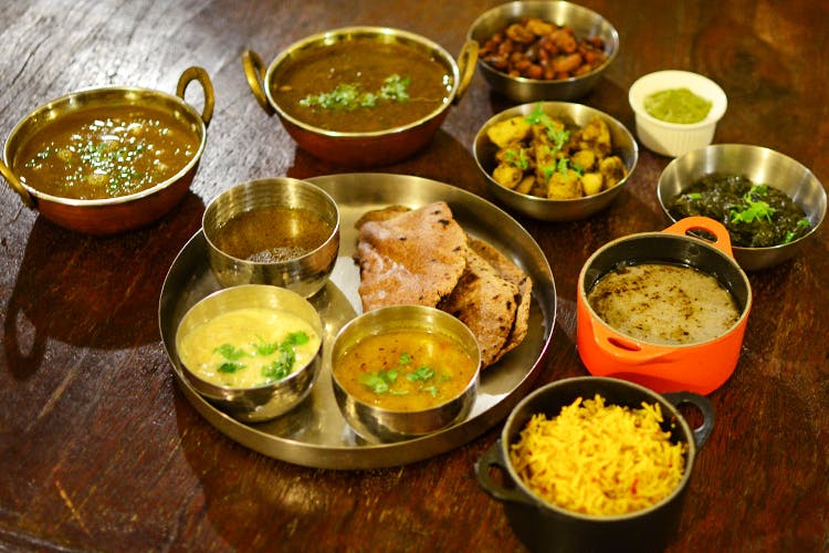 Dish,Food,Cuisine,Meal,Ingredient,Curry,Indian cuisine,Sindhi cuisine,Vegetarian food,Lunch