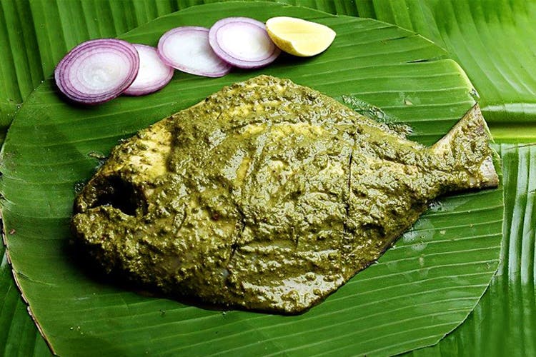 Leaf,Banana leaf,Dish,Food,Cuisine,Comfort food,Banana leaf rice,Rice,Vegetarian food,Delicacy