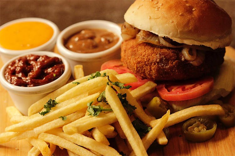 Dish,Food,Cuisine,Junk food,French fries,Fast food,Hamburger,Buffalo burger,Fried food,Ingredient