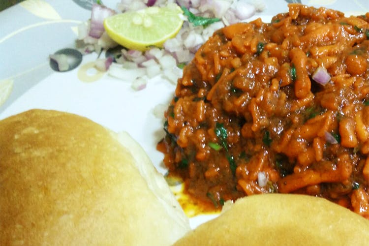 Dish,Food,Cuisine,Ingredient,Curry,Chole bhature,Produce,Indian cuisine,Gravy,Staple food