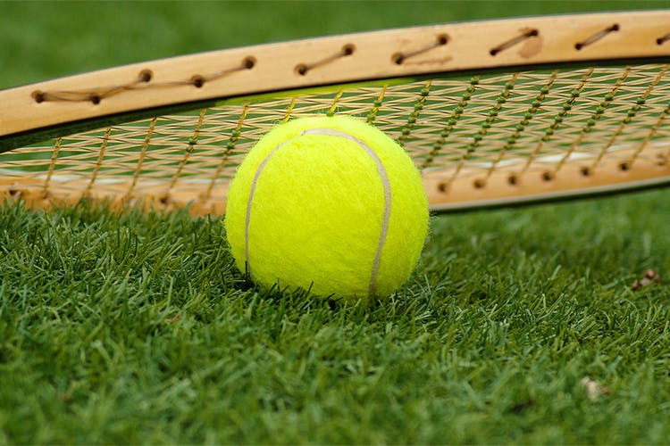 Tennis Equipment,Ball,Sport venue,Tennis ball,Strings,Tennis,Tennis court,Shuttlecock,Real tennis,Racquet sport