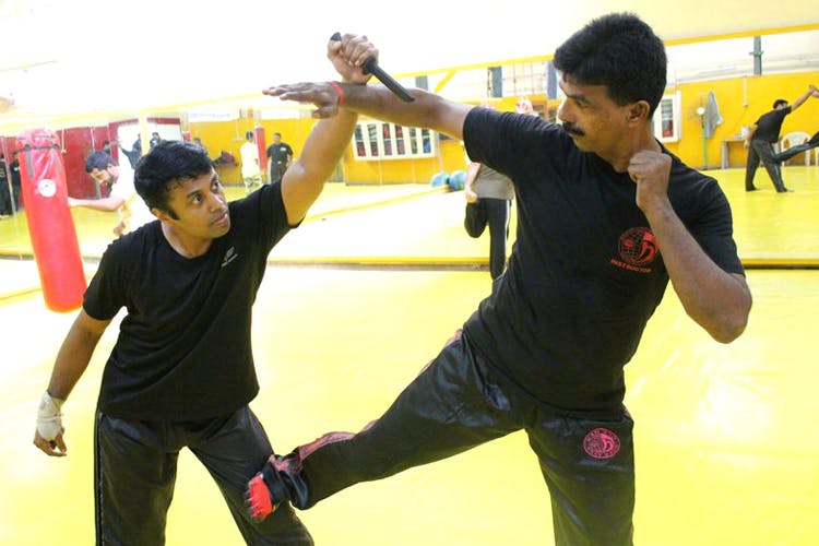 Sports,Kick,Contact sport,Individual sports,Eskrima,Wing chun,Silat,Combat sport,Sikaran,Striking combat sports