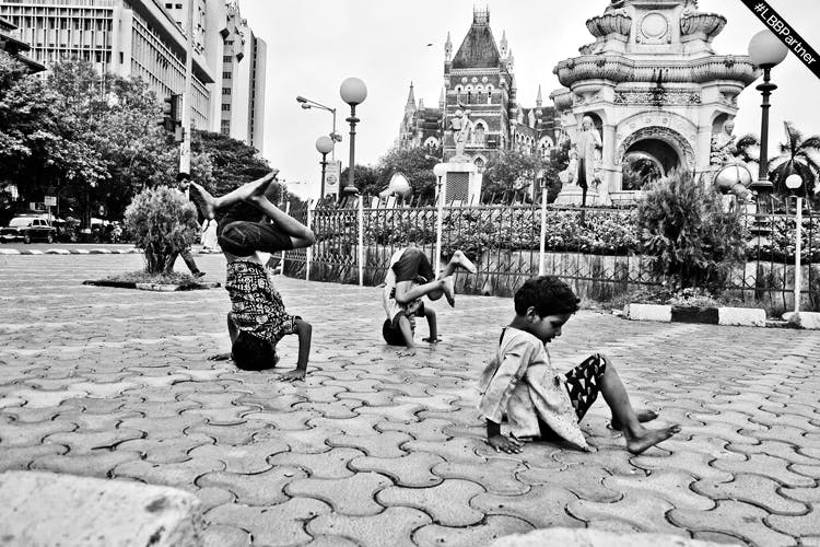 White,Photograph,Black-and-white,Black,People,Monochrome photography,Monochrome,Snapshot,Child,Street