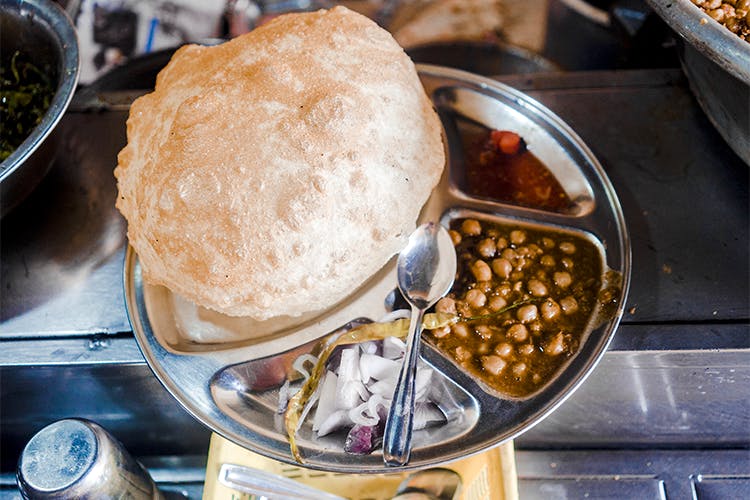 Dish,Food,Cuisine,Ingredient,Chole bhature,Indian cuisine,Brunch,Meal,Produce,Breakfast