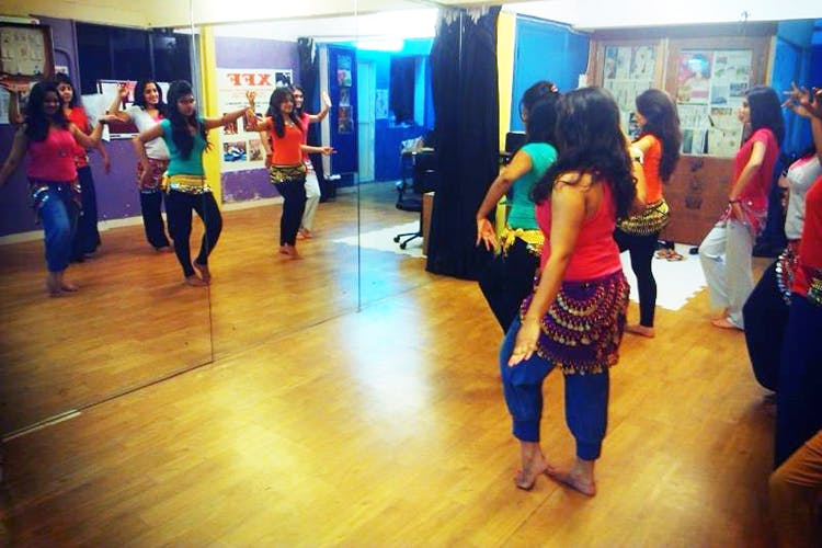 Dance,Entertainment,Event,Performing arts,Choreography,Dancer,Leisure,Fun,Country-western dance,Zumba