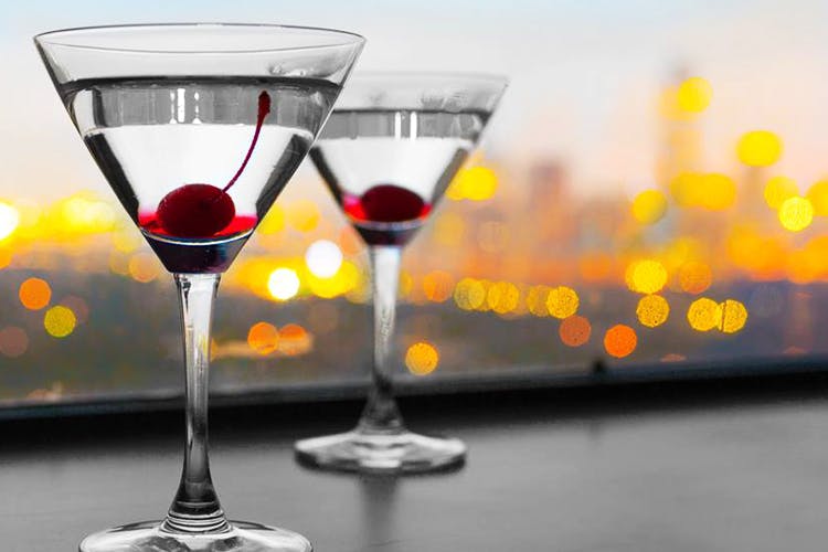 Stemware,Drink,Martini glass,Drinkware,Wine glass,Glass,Alcoholic beverage,Cocktail,Liqueur,Champagne stemware