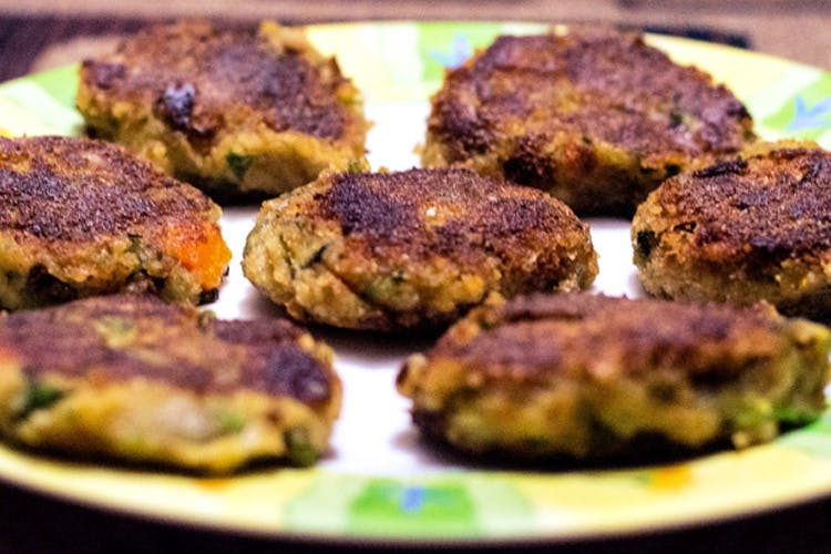 Dish,Food,Shami kebab,Cuisine,Cutlet,Ingredient,Frikadeller,Patty,Produce,Bubble and squeak