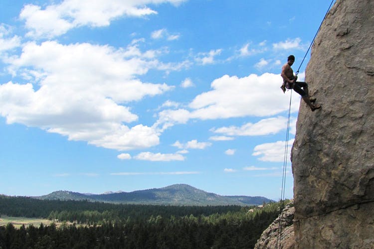 Rock climbing,Sport climbing,Climbing,Adventure,Abseiling,Sky,Rock,Free climbing,Recreation,Formation