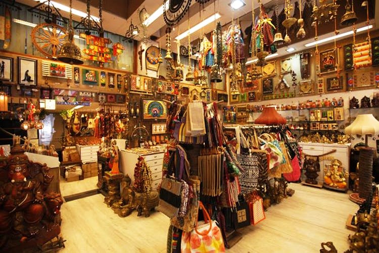 Marketplace,Bazaar,Building,Retail,Market,Collection,City,Outlet store,Shopping,Antique