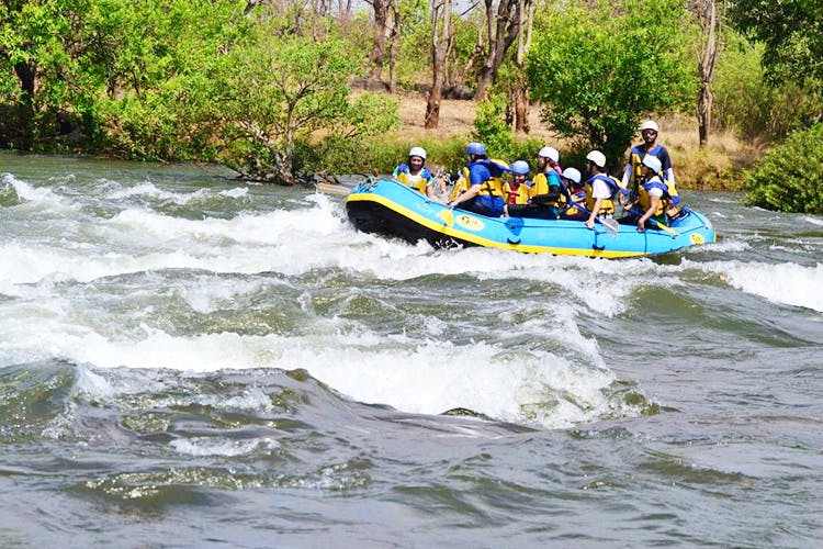 Rafting,Water transportation,Water resources,River,Water,Rapid,Watercourse,Vehicle,Outdoor recreation,Boating