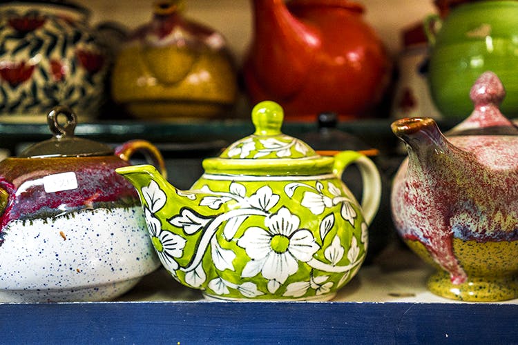 Teapot,earthenware,Porcelain,Ceramic,Tureen,Pottery,Serveware,Tableware,Dishware,Kettle