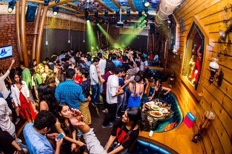 stag-entries-to-clubs-and-bars-in-mumbai-lbb-mumbai