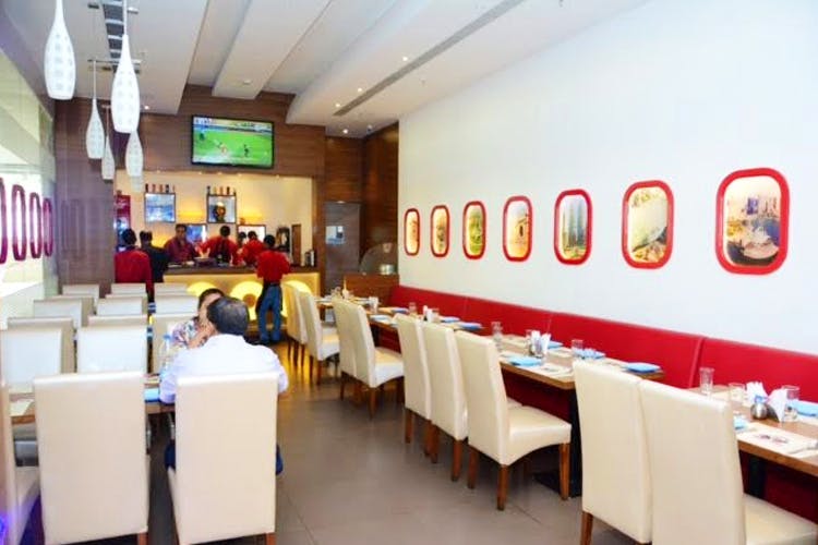 Restaurant,Building,Fast food restaurant,Room,Interior design,Business,Café,Cafeteria,Organization,Diner