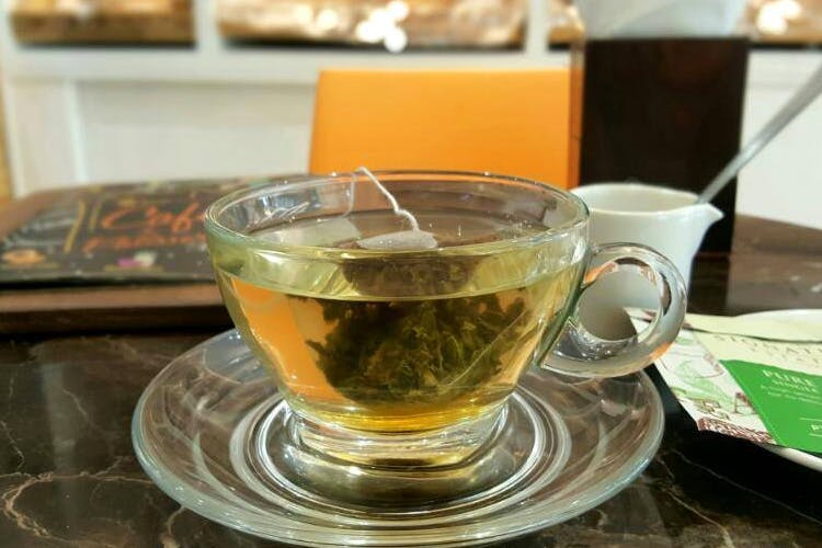 Drink,Chinese herb tea,Roasted barley tea,Alcoholic beverage,Distilled beverage,Kahwah,Green tea,Liqueur,Cup,Wedang jahe