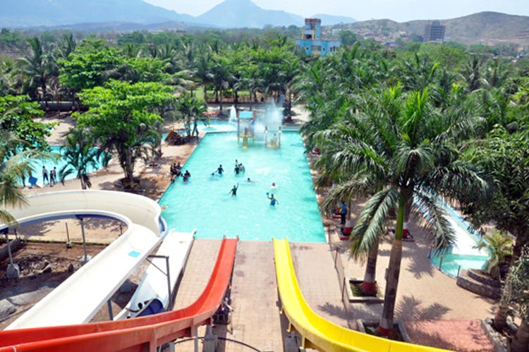 Resort,Swimming pool,Water park,Tourism,Leisure,Vacation,Park,Amusement park,Resort town,Recreation