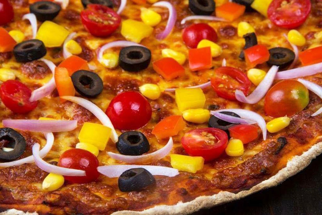 Dish,Food,Cuisine,Pizza,Pizza cheese,Ingredient,Flatbread,Fast food,California-style pizza,Junk food