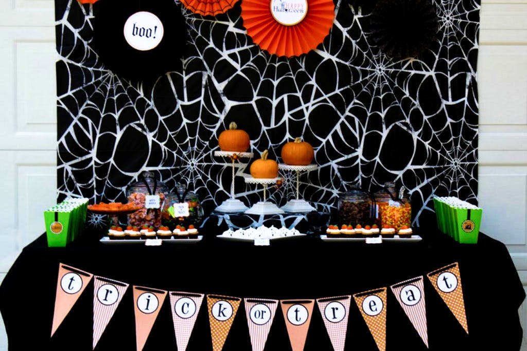 Orange,Candy corn,trick-or-treat,Pumpkin,Table,Jack-o'-lantern,Party,Banner