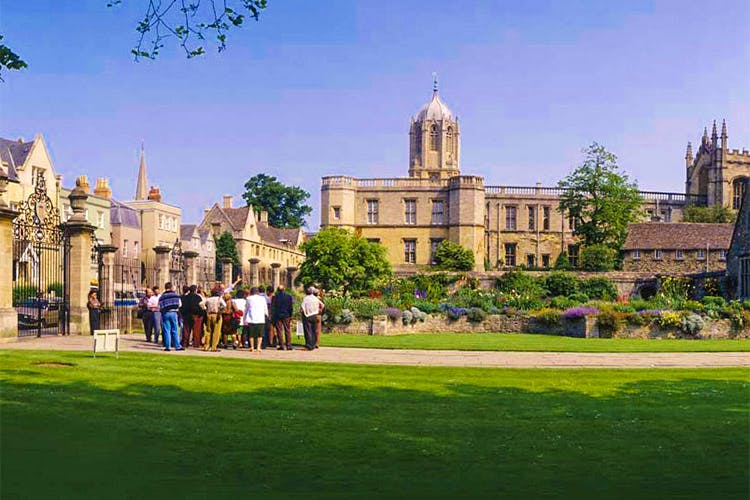 Building,Estate,Landmark,Stately home,Grass,College,Campus,City,Palace,Architecture