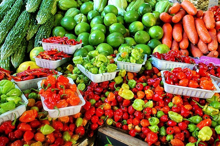 Natural foods,Whole food,Local food,Vegetable,Food,Marketplace,Selling,Vegan nutrition,Fruit,Plant