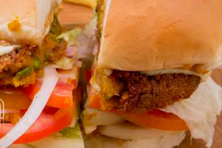 Dish,Food,Cuisine,Junk food,Fast food,Hamburger,Breakfast sandwich,Ingredient,Cheeseburger,Veggie burger