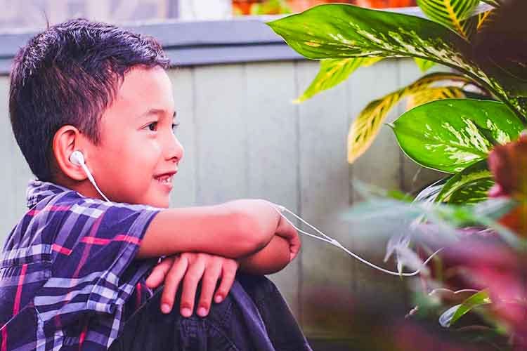 Child,Plant,Smile,Toddler,Ear,Flower