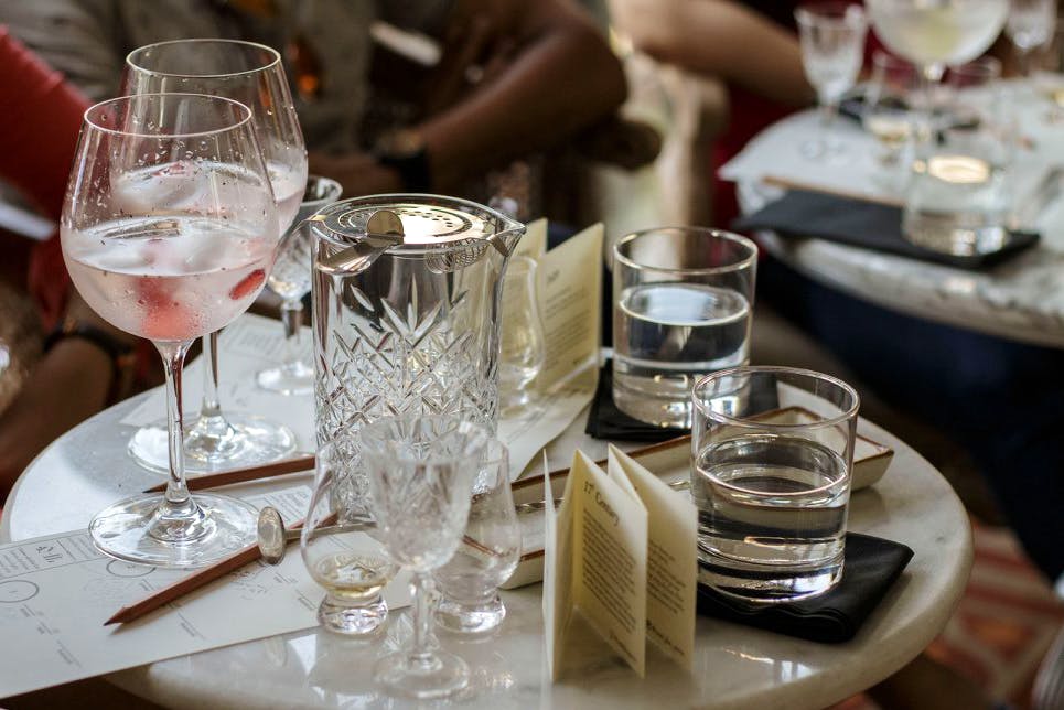 Stemware,Wine glass,Glass,Drinkware,Champagne stemware,Drink,Tableware,Distilled beverage,Alcohol,Table