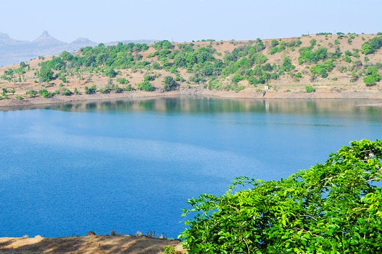 Body of water,Water,Water resources,Vegetation,Lake,Reservoir,Sky,Natural landscape,Sea,Nature reserve