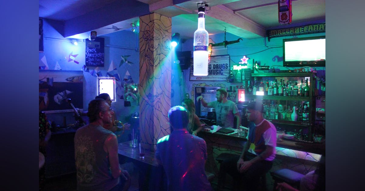 Head To Dali Bar For Trippy Vibes And Chill Ambiance