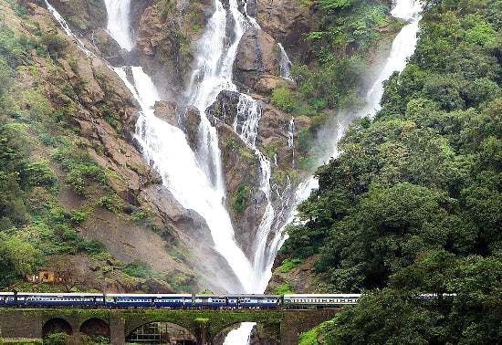 Water resources,Waterfall,Natural landscape,Water,Nature,Nature reserve,Hill station,Watercourse,Rainforest,Water feature