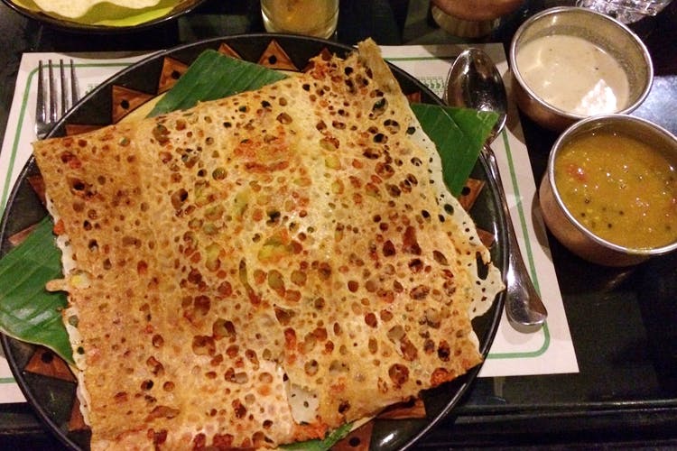 Dish,Food,Cuisine,Ingredient,Naan,Gözleme,Produce,Punjabi cuisine,Paratha,Staple food