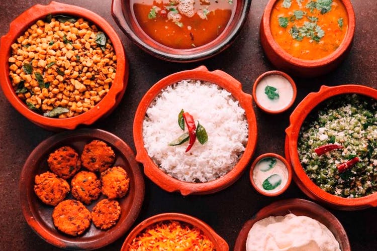 Dish,Food,Cuisine,Ingredient,Meal,Vegetarian food,Recipe,Produce,Sindhi cuisine,Lunch