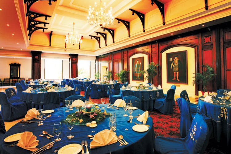 Decoration,Function hall,Wedding banquet,Banquet,Restaurant,Building,Event,Room,Rehearsal dinner,Table