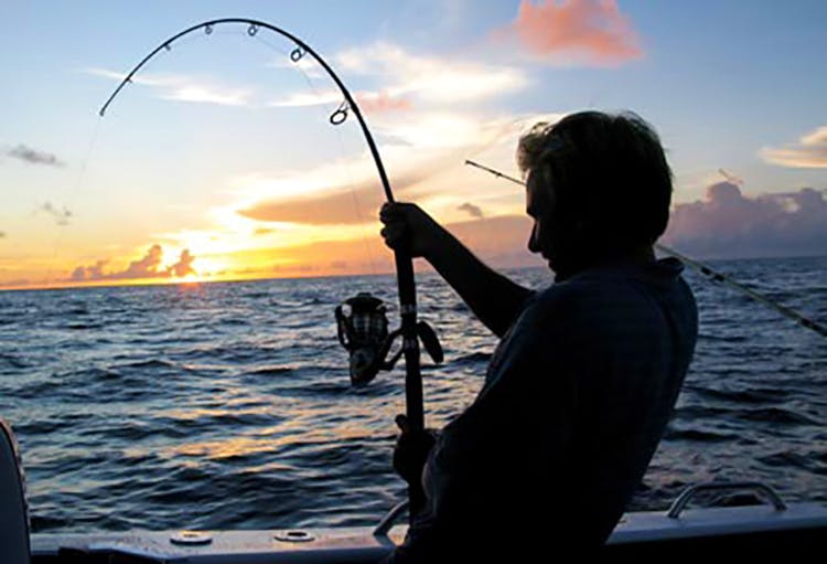 Fishing,Recreational fishing,Casting (fishing),Fisherman,Angling,Fishing rod,Recreation,Jigging,Sky,Horizon