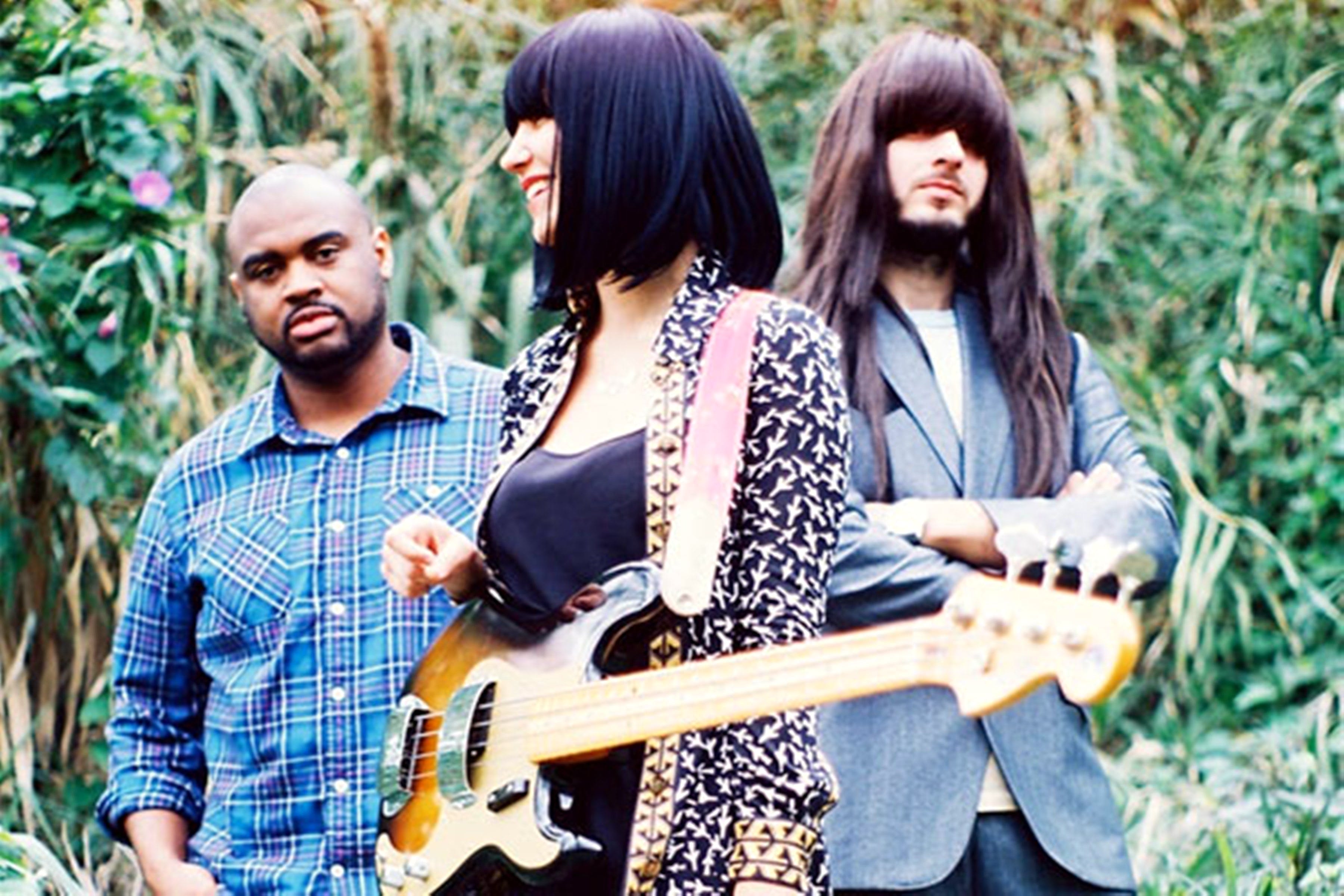 String instrument,Guitar,Musical instrument,Musician,Guitarist,Plucked string instruments,String instrument,Music,Cool,Bassist